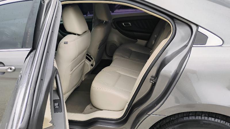 Ford Taurus 4dr Sdn SEL FWD 2011