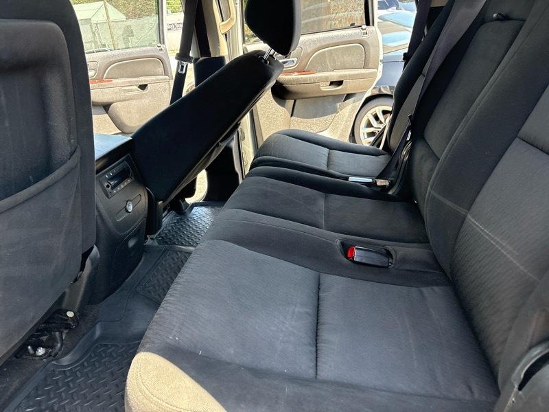 GMC Yukon 4WD 4dr 1500 SLE 2011