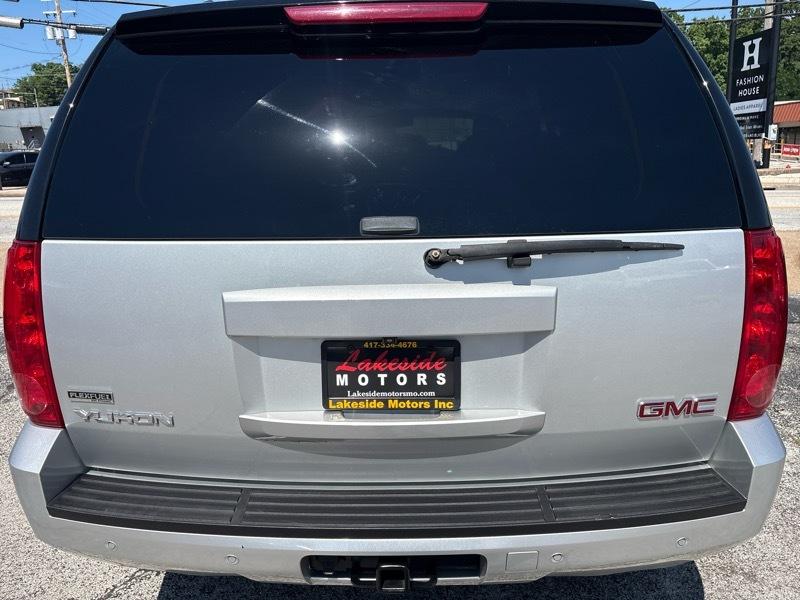 GMC Yukon 4WD 4dr 1500 SLE 2011