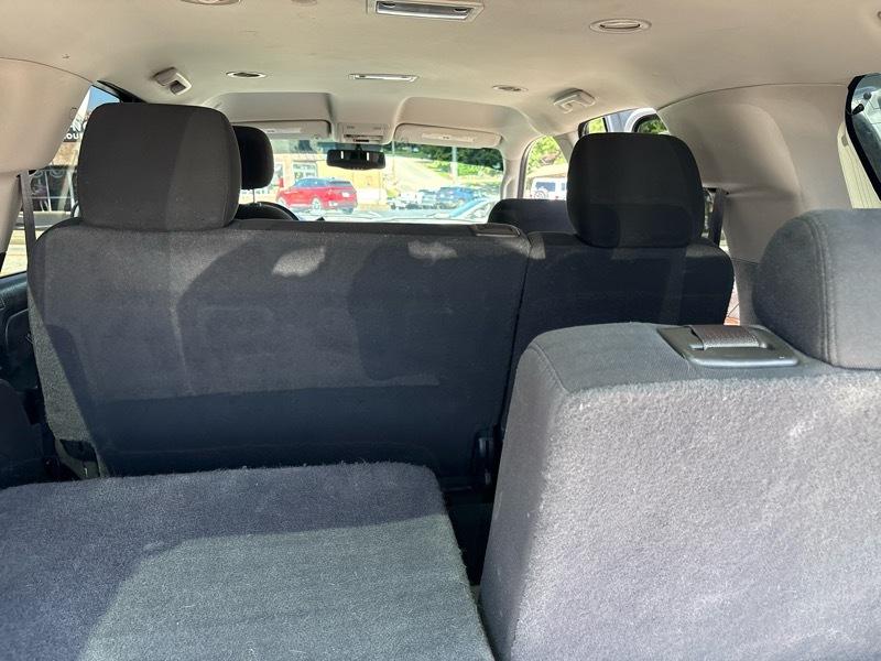 GMC Yukon 4WD 4dr 1500 SLE 2011