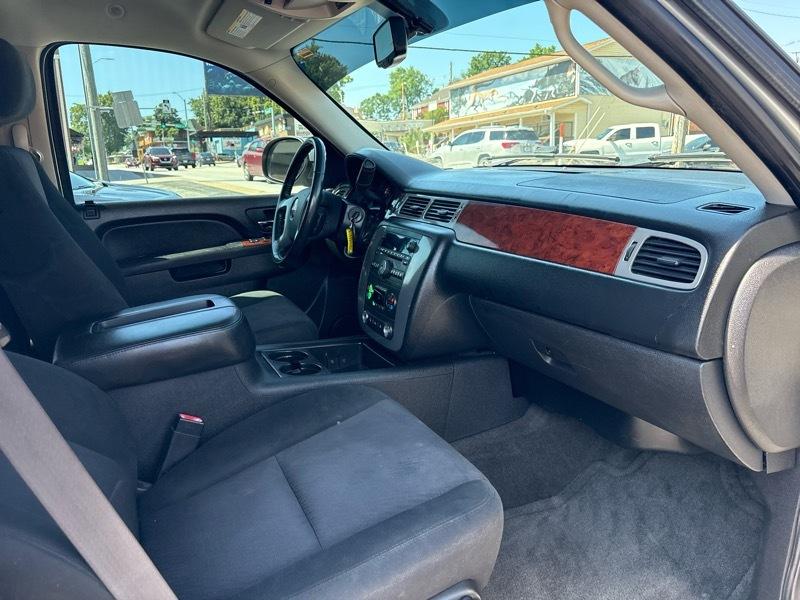 GMC Yukon 4WD 4dr 1500 SLE 2011