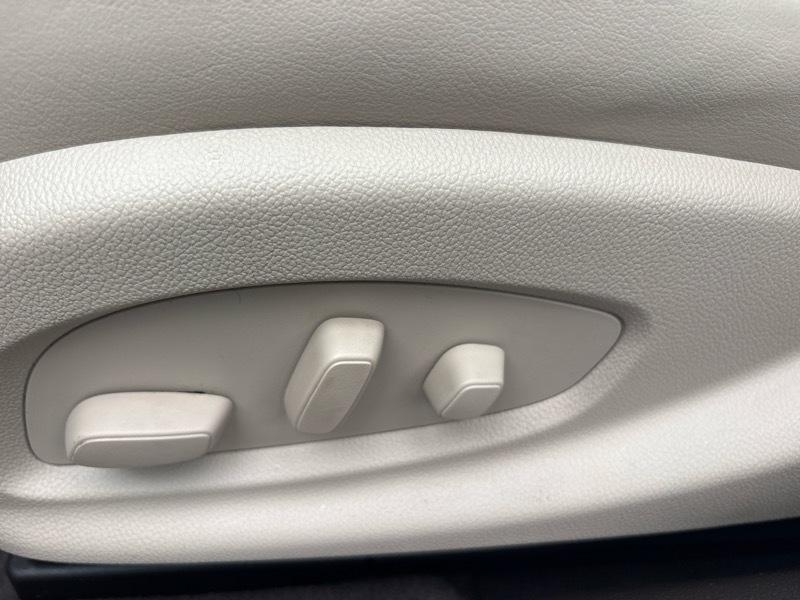 Buick LaCrosse 4dr Sdn Leather FWD 2015