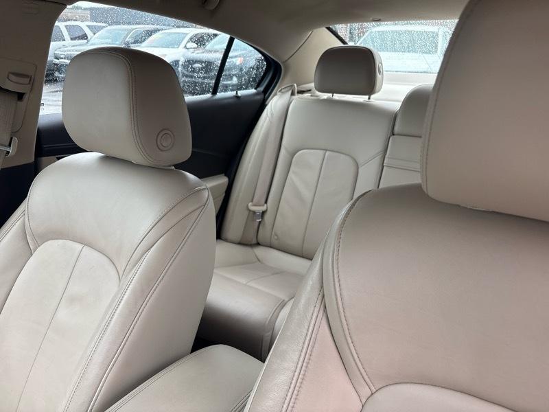 Buick LaCrosse 4dr Sdn Leather FWD 2015