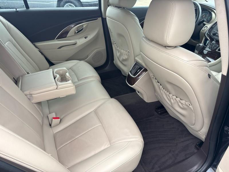 Buick LaCrosse 4dr Sdn Leather FWD 2015