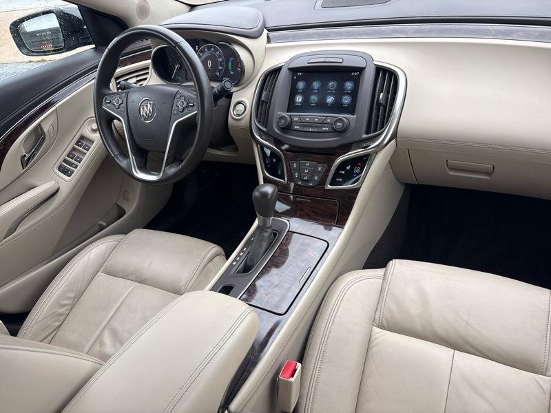 Buick LaCrosse 4dr Sdn Leather FWD 2015