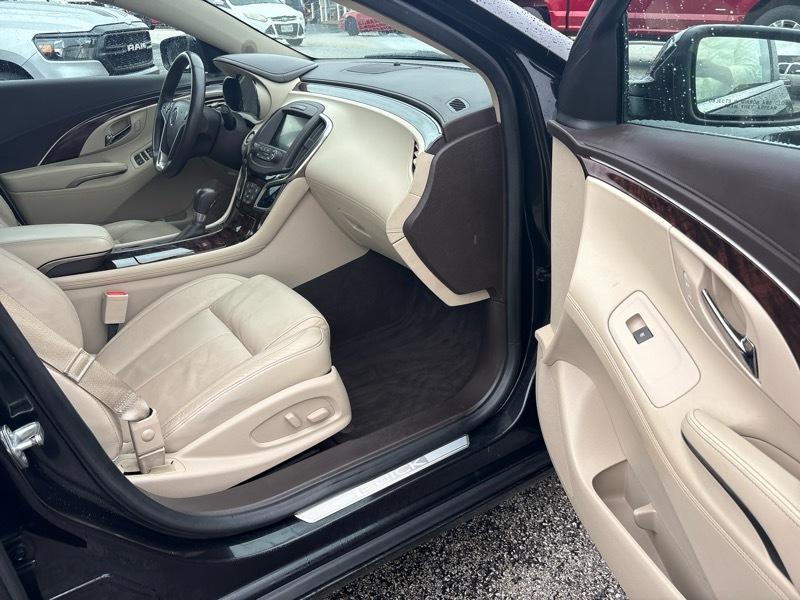 Buick LaCrosse 4dr Sdn Leather FWD 2015