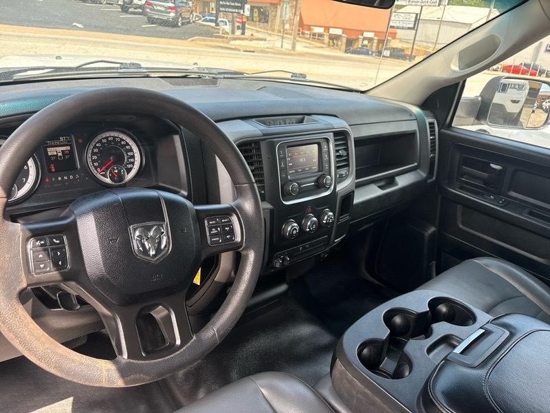 RAM 1500 Classic Tradesman 4x2 Quad Cab 6'4" Box 2022