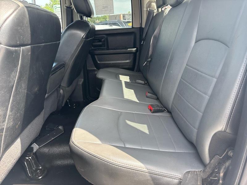 RAM 1500 Classic Tradesman 4x2 Quad Cab 6'4" Box 2022