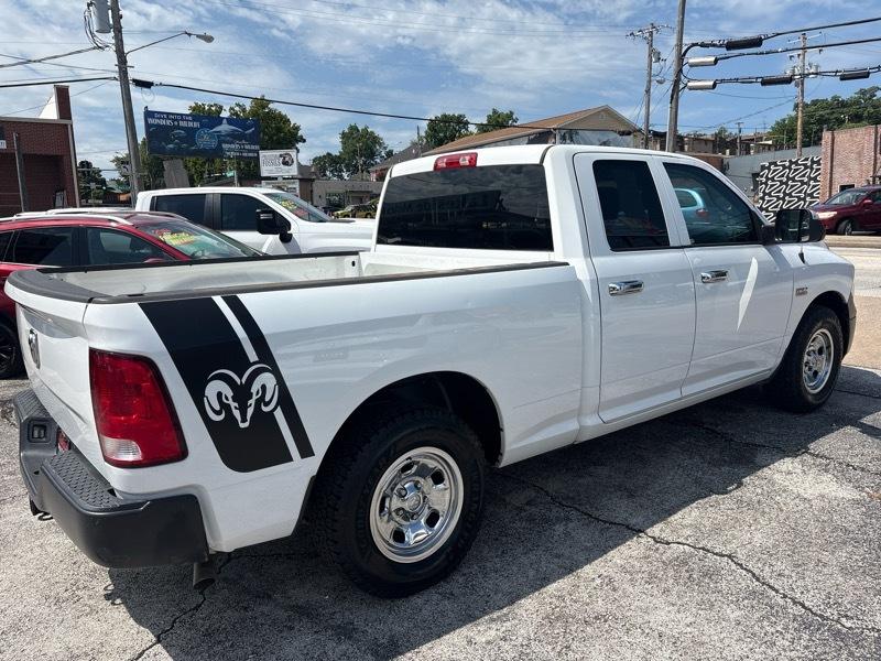 RAM 1500 Classic Tradesman 4x2 Quad Cab 6'4" Box 2022