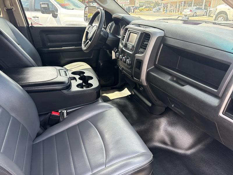 RAM 1500 Classic Tradesman 4x2 Quad Cab 6'4" Box 2022