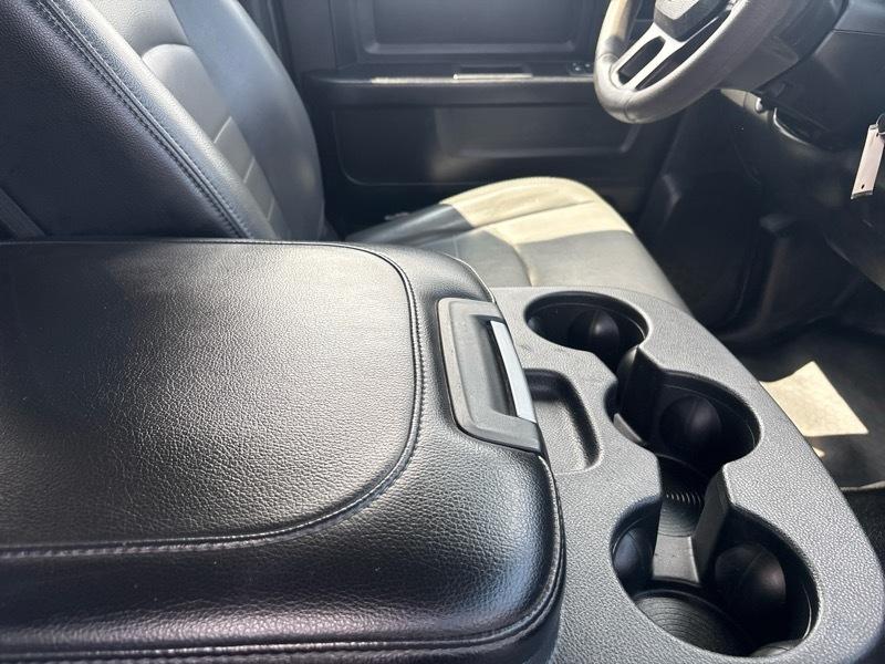 RAM 1500 Classic Tradesman 4x2 Quad Cab 6'4" Box 2022