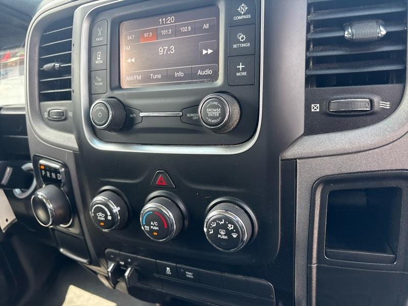 RAM 1500 Classic Tradesman 4x2 Quad Cab 6'4" Box 2022