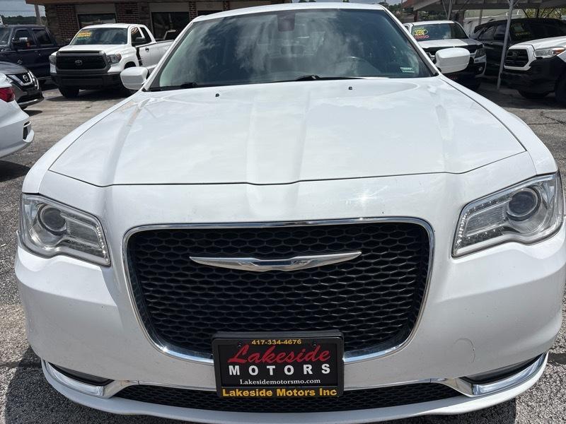 Chrysler 300 4dr Sdn Limited RWD 2015