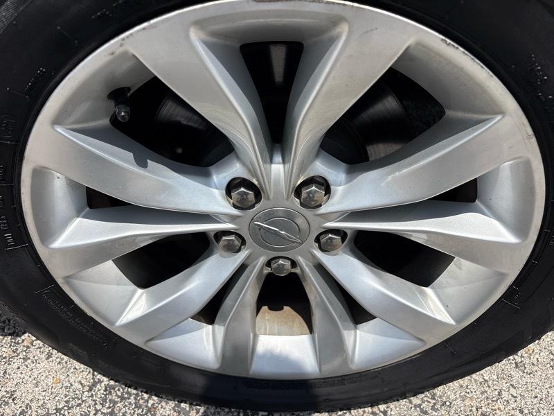 Chrysler 300 4dr Sdn Limited RWD 2015