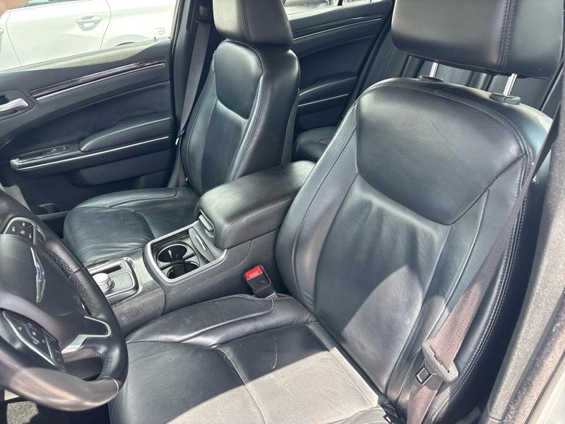 Chrysler 300 4dr Sdn Limited RWD 2015