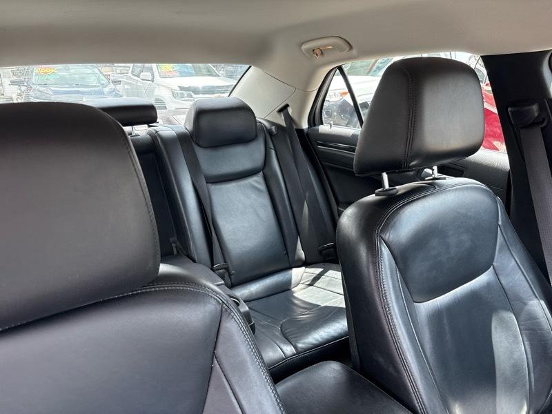 Chrysler 300 4dr Sdn Limited RWD 2015
