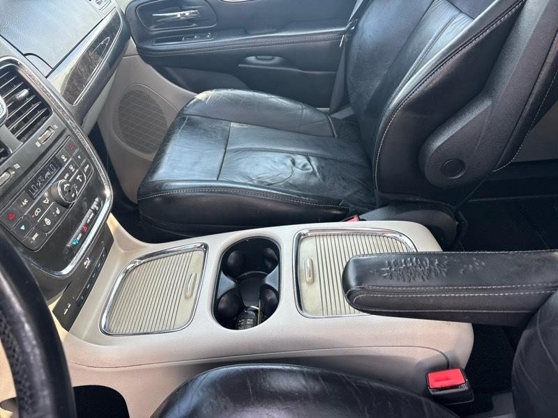 Chrysler Town & Country 4dr Wgn Limited Platinum 2015