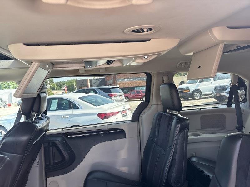Chrysler Town & Country 4dr Wgn Limited Platinum 2015