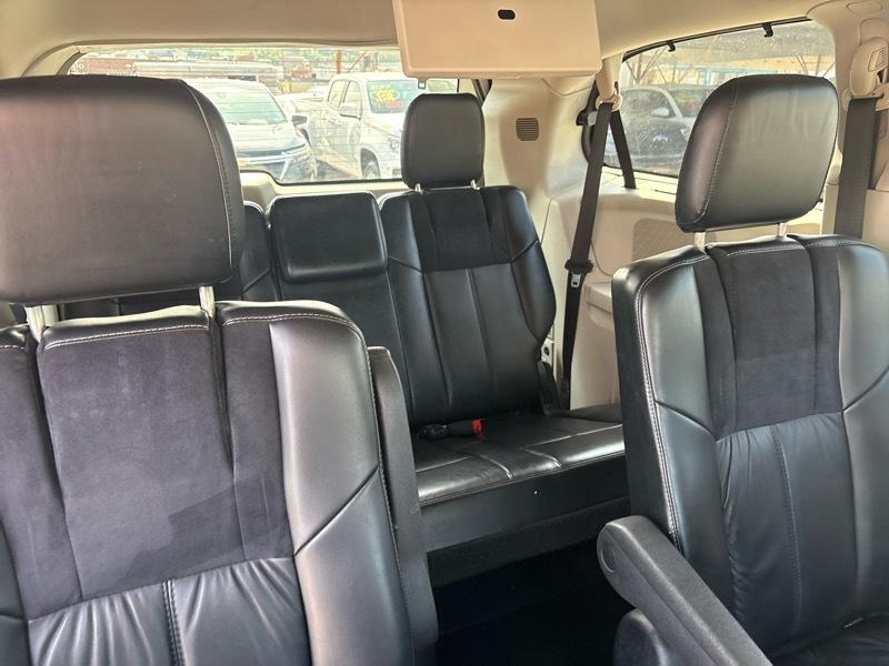 Chrysler Town & Country 4dr Wgn Limited Platinum 2015