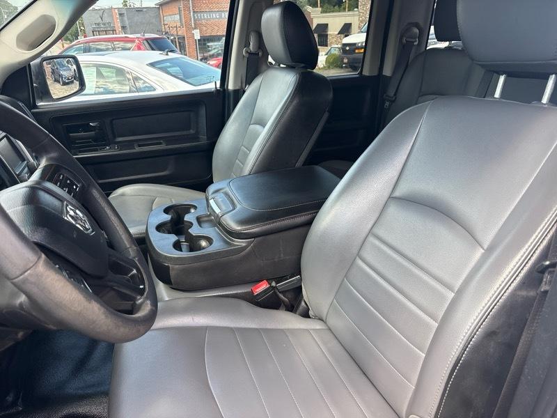 RAM 1500 Classic Tradesman 4x2 Quad Cab 6'4" Box 2022