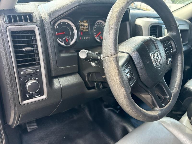 RAM 1500 Classic Tradesman 4x2 Quad Cab 6'4" Box 2022