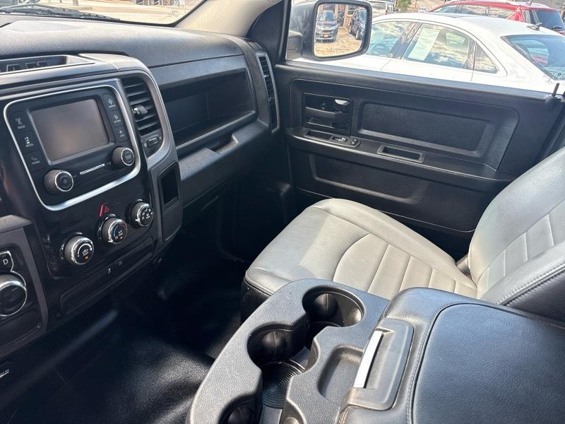 RAM 1500 Classic Tradesman 4x2 Quad Cab 6'4" Box 2022