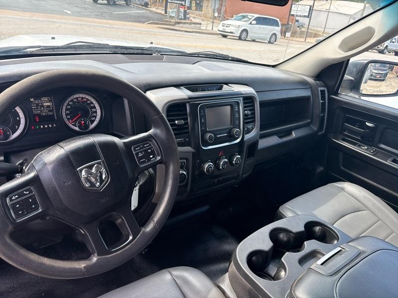 RAM 1500 Classic Tradesman 4x2 Quad Cab 6'4" Box 2022