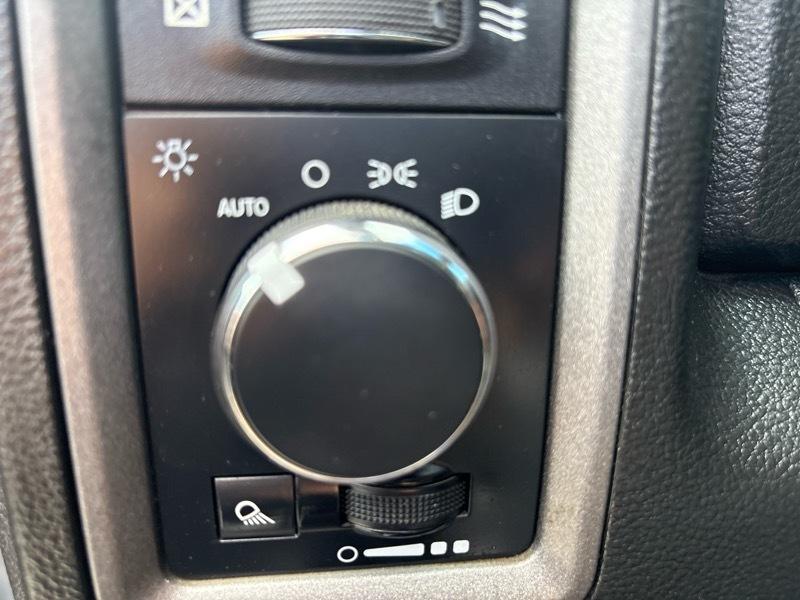 RAM 1500 Classic Tradesman 4x2 Quad Cab 6'4" Box 2022