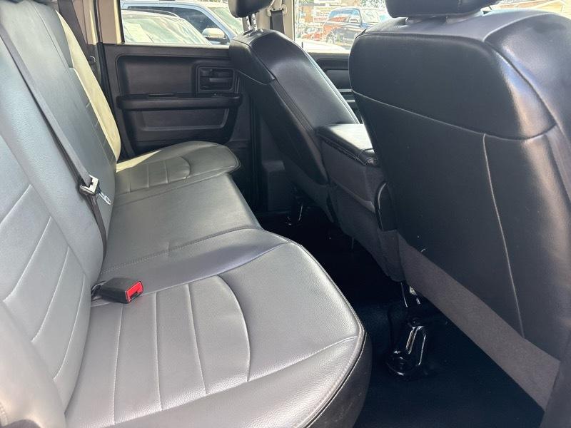 RAM 1500 Classic Tradesman 4x2 Quad Cab 6'4" Box 2022