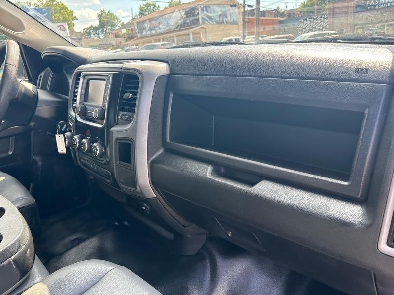 RAM 1500 Classic Tradesman 4x2 Quad Cab 6'4" Box 2022