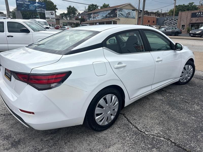 Nissan Sentra S CVT 2022
