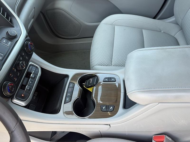 GMC Acadia FWD 4dr SLE 2021