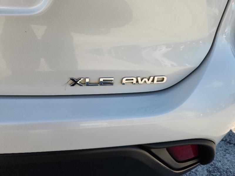 Toyota Highlander AWD 4dr V6 XLE (Natl) 2023