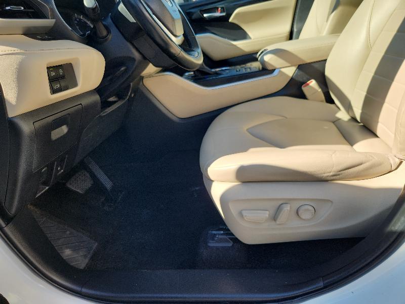 Toyota Highlander AWD 4dr V6 XLE (Natl) 2023