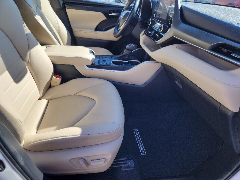 Toyota Highlander AWD 4dr V6 XLE (Natl) 2023