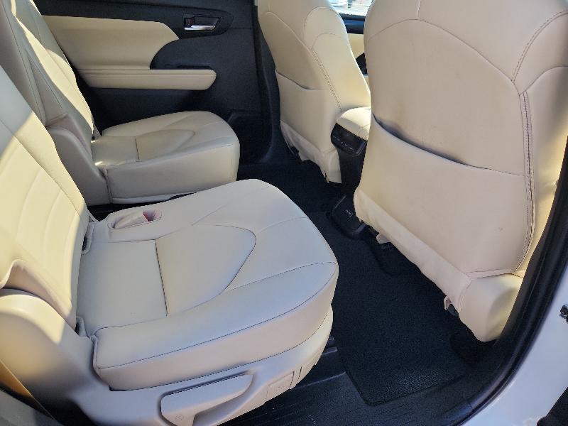 Toyota Highlander AWD 4dr V6 XLE (Natl) 2023