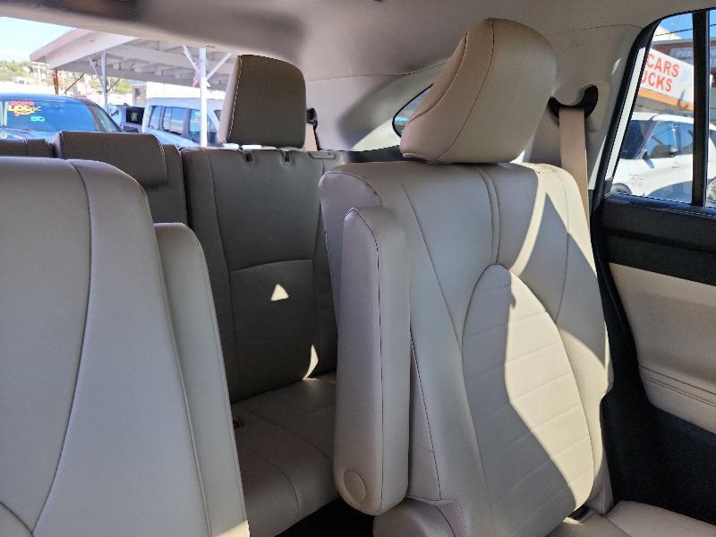 Toyota Highlander AWD 4dr V6 XLE (Natl) 2023