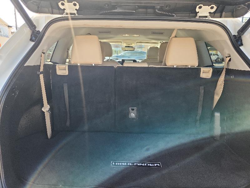 Toyota Highlander AWD 4dr V6 XLE (Natl) 2023