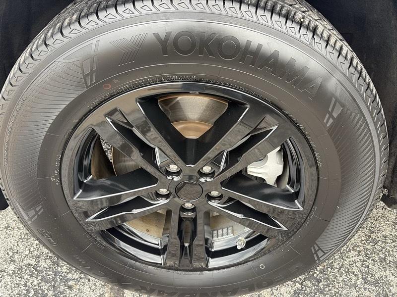 Ford Explorer photo 4