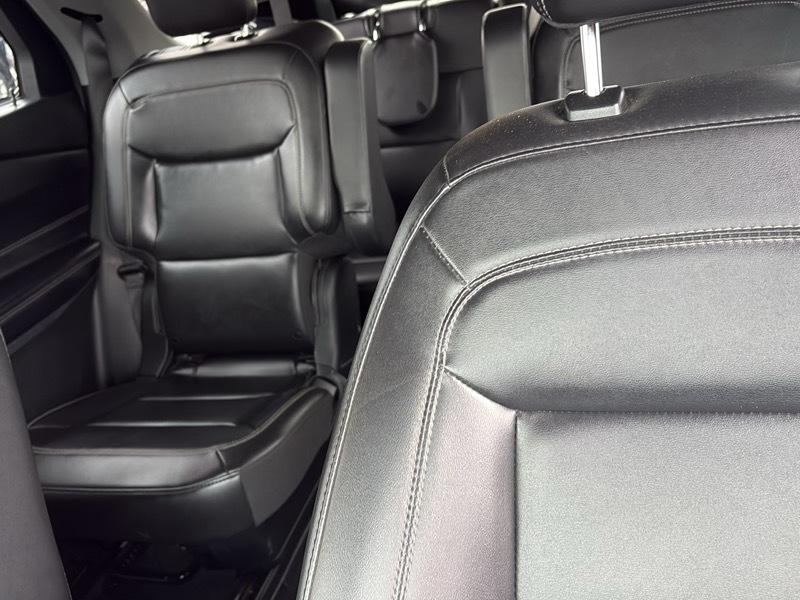 Ford Explorer photo 10