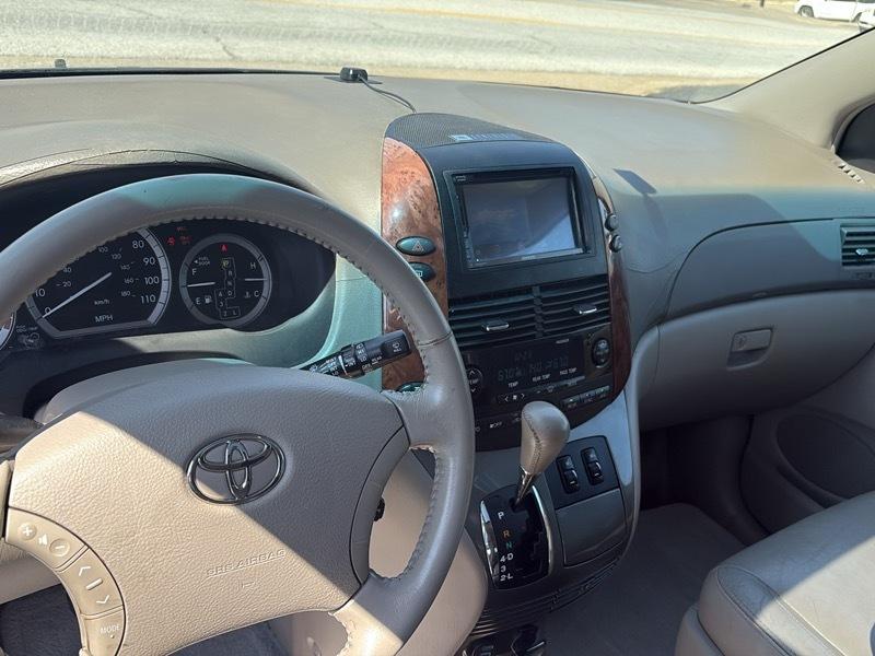 Toyota Sienna 5dr XLE FWD 7-Passenger (Natl) 2005