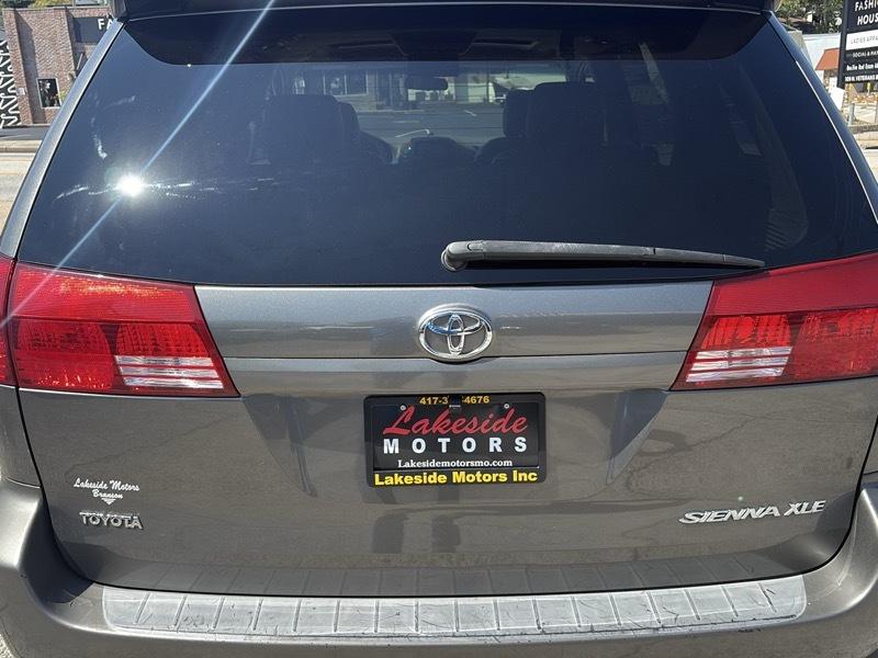 Toyota Sienna 5dr XLE FWD 7-Passenger (Natl) 2005