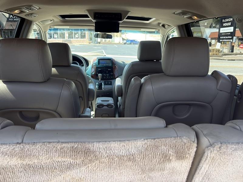 Toyota Sienna 5dr XLE FWD 7-Passenger (Natl) 2005