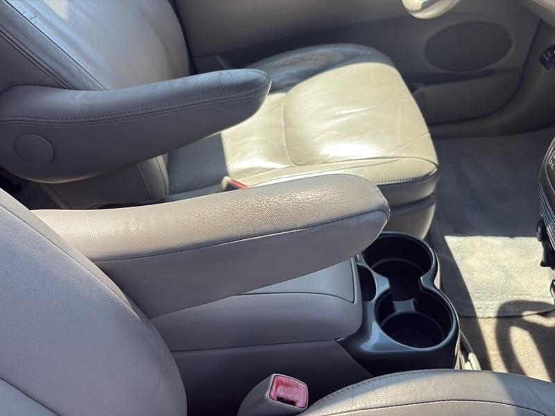 Toyota Sienna 5dr XLE FWD 7-Passenger (Natl) 2005