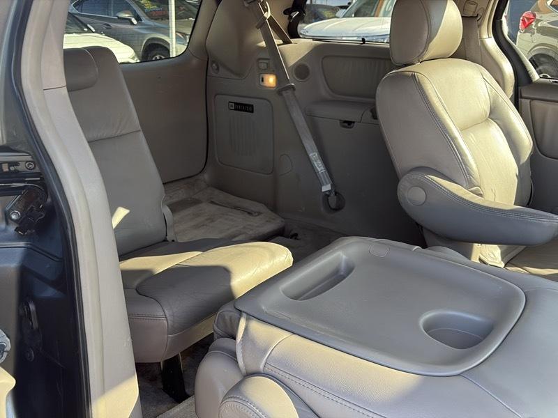 Toyota Sienna 5dr XLE FWD 7-Passenger (Natl) 2005