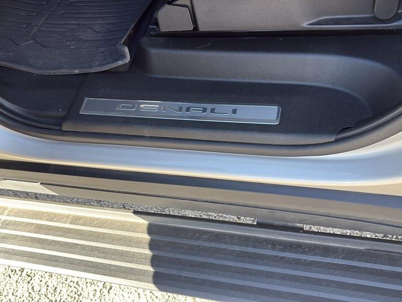 GMC Yukon XL 4WD 4dr Denali 2023