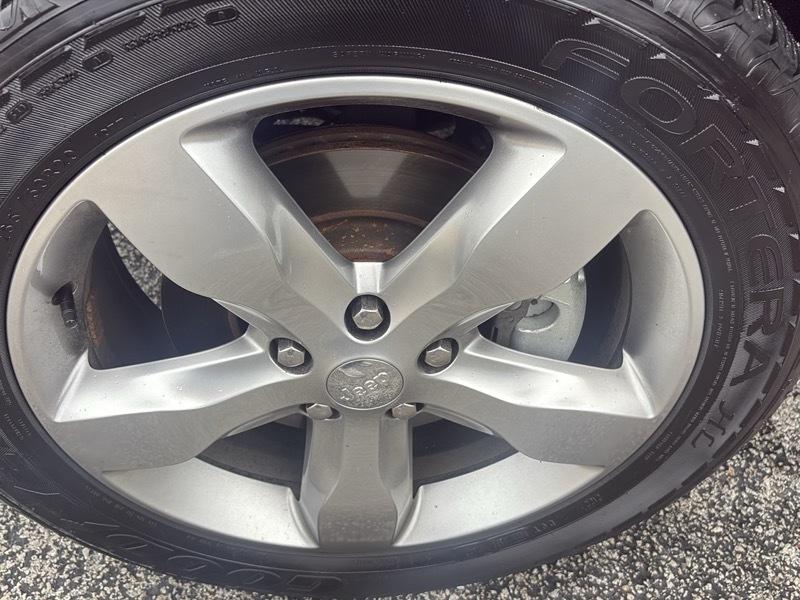 Jeep Grand Cherokee 4WD 4dr Overland 2011