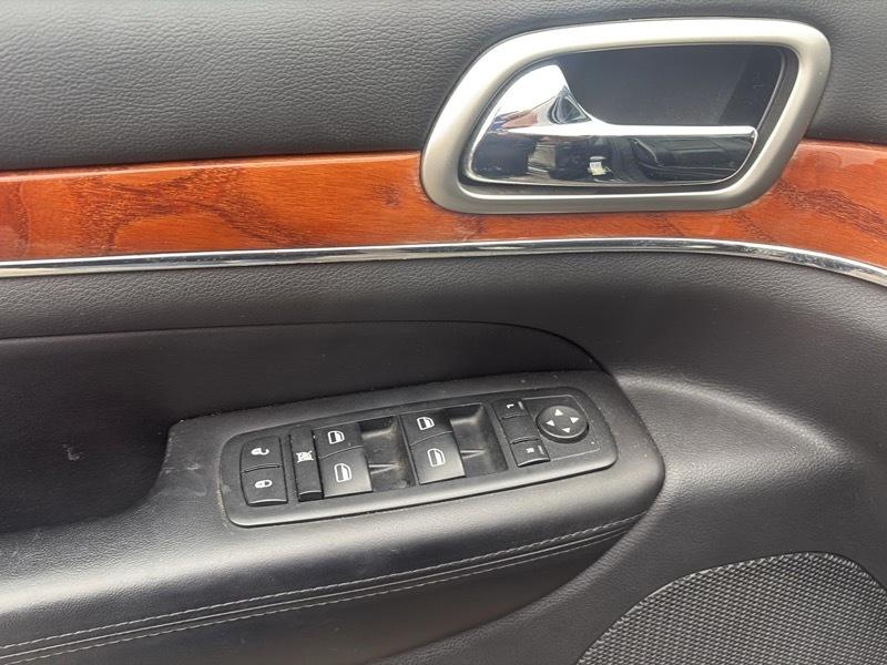 Jeep Grand Cherokee 4WD 4dr Overland 2011