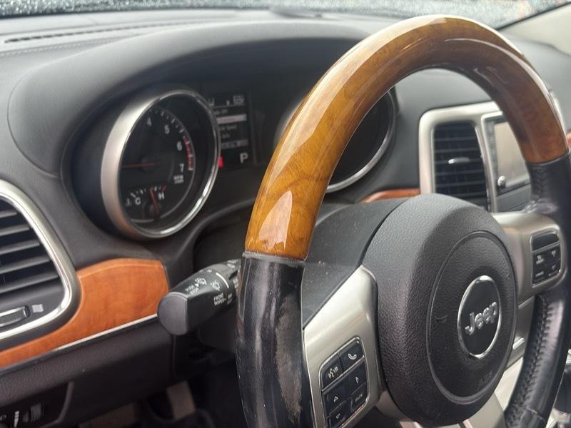 Jeep Grand Cherokee 4WD 4dr Overland 2011