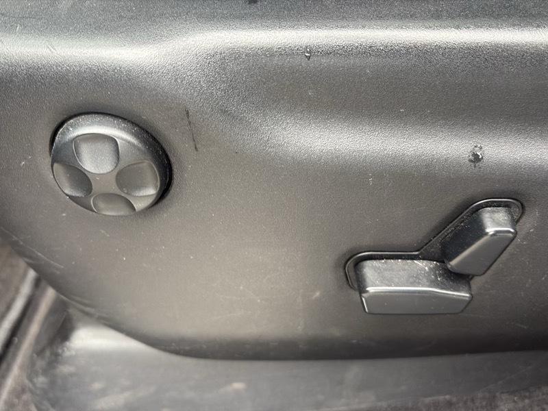 Jeep Grand Cherokee 4WD 4dr Overland 2011